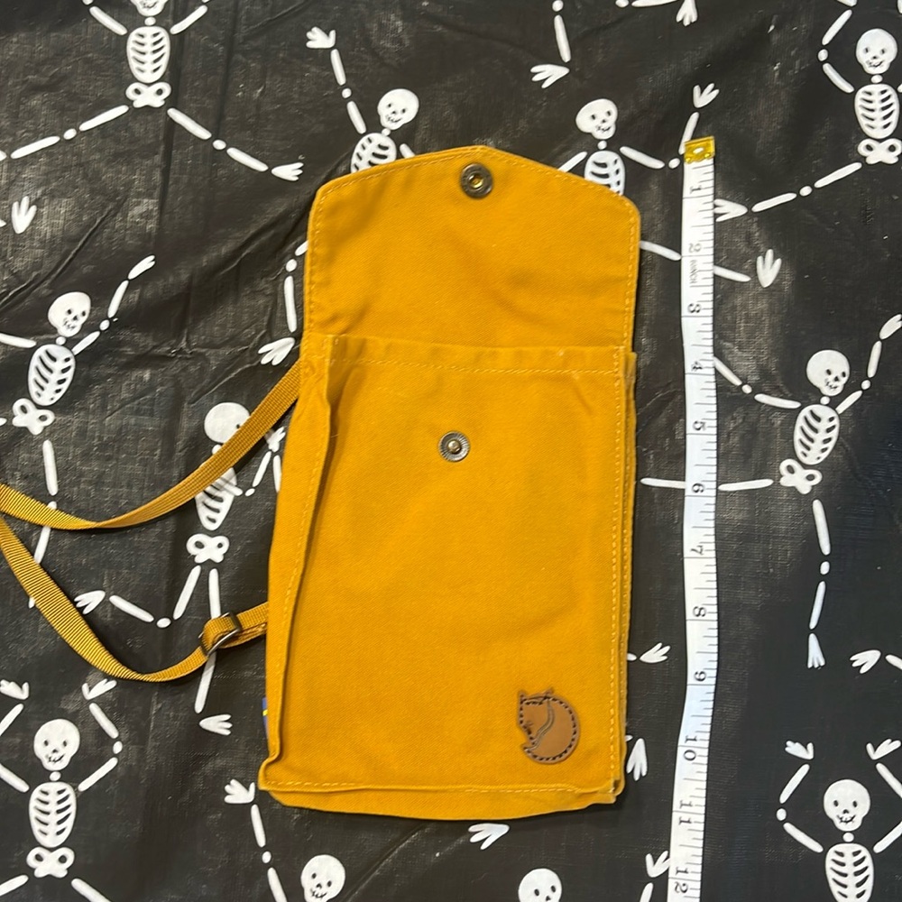 Fjallraven G-1000 pocket sling body bag color mustard